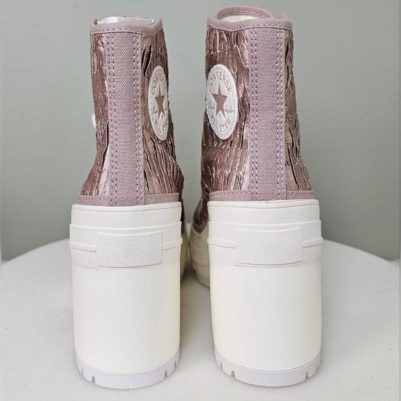 Chuck 70 De Luxe Heel Platform High-Top Chunky Shoe Satin Chaotic Neutral/Egret - Picture 5 of 16